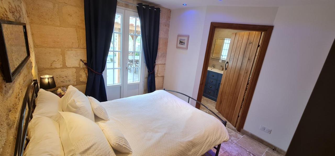 Dom Peyreton Prestige Cottages Set In A Charming Wine Property Villegouge Exterior photo