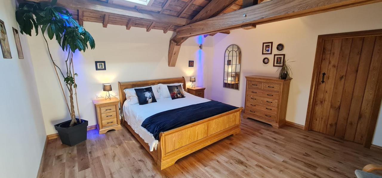 Dom Peyreton Prestige Cottages Set In A Charming Wine Property Villegouge Exterior photo