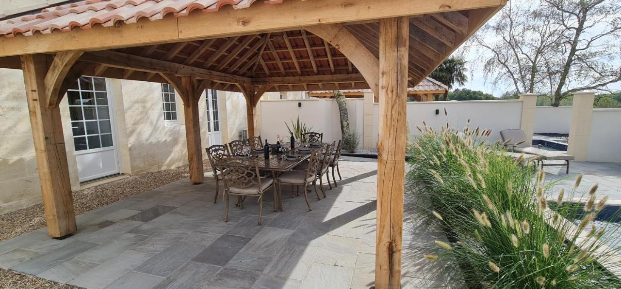 Dom Peyreton Prestige Cottages Set In A Charming Wine Property Villegouge Exterior photo