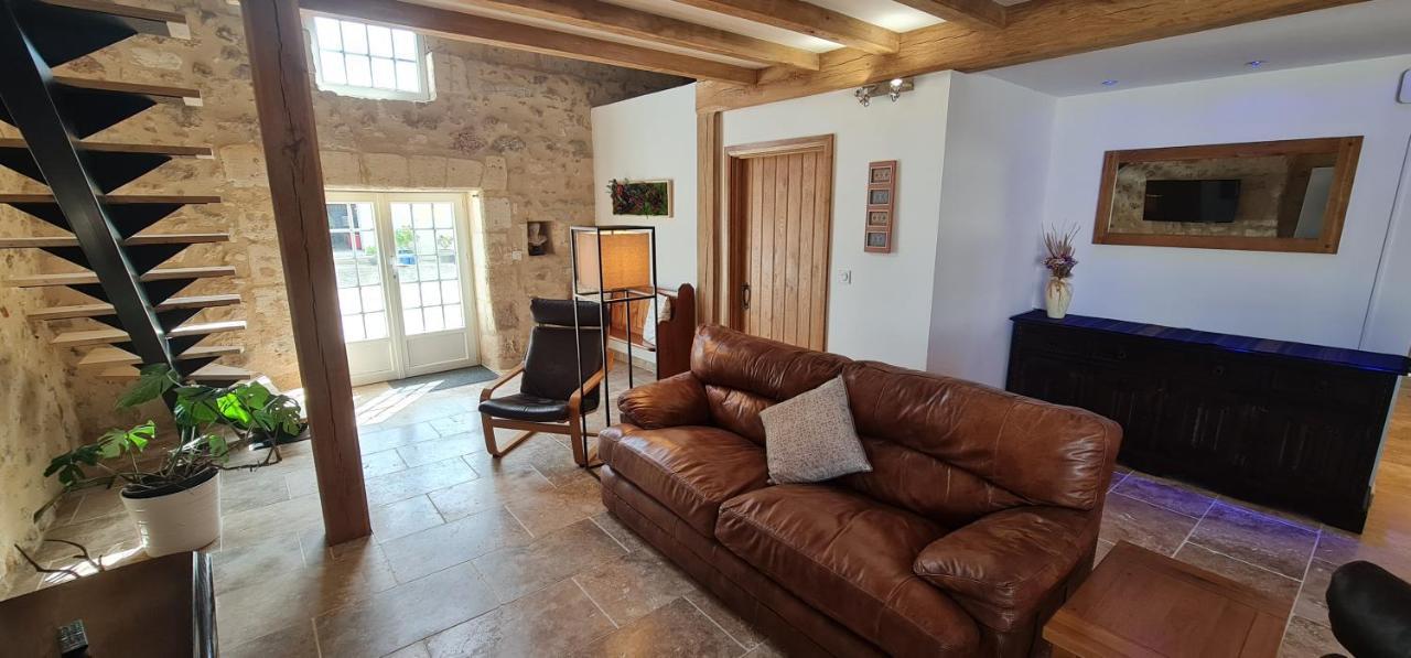 Dom Peyreton Prestige Cottages Set In A Charming Wine Property Villegouge Exterior photo