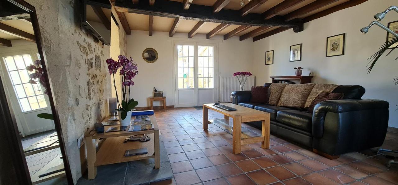 Dom Peyreton Prestige Cottages Set In A Charming Wine Property Villegouge Exterior photo